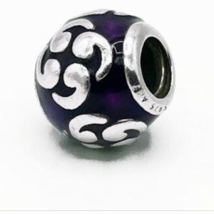 Pandora Zen Comma Charm